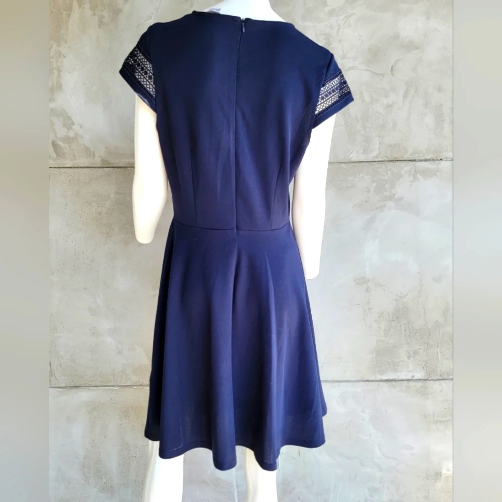 NWOT H&M Navy Blue Lace Eyelet Cap Sleeve Knee-Length Casual Dress Sz M - Picture 8 of 11